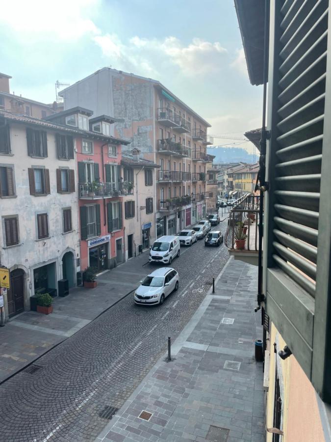 Accademia Family Apartment Bergamo Bagian luar foto